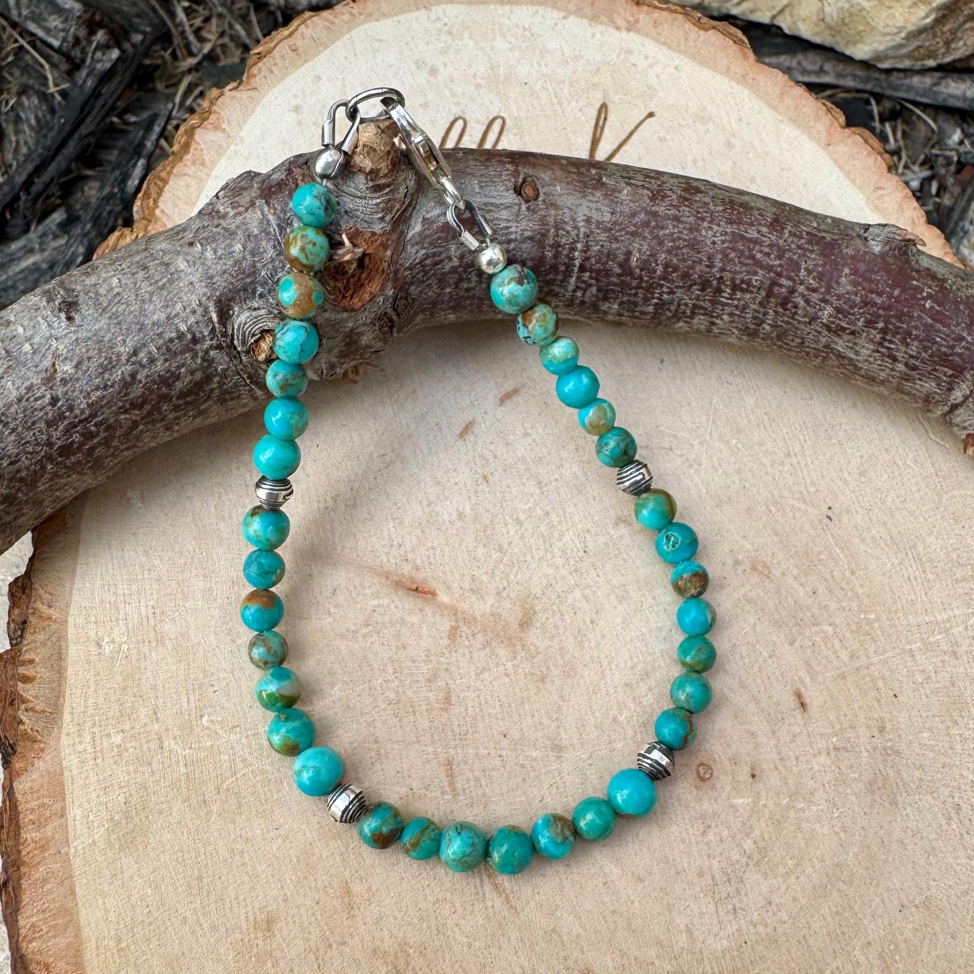 Turquoise Sterling Silver Bracelet – Elegant Kingman Round Gemstone Design