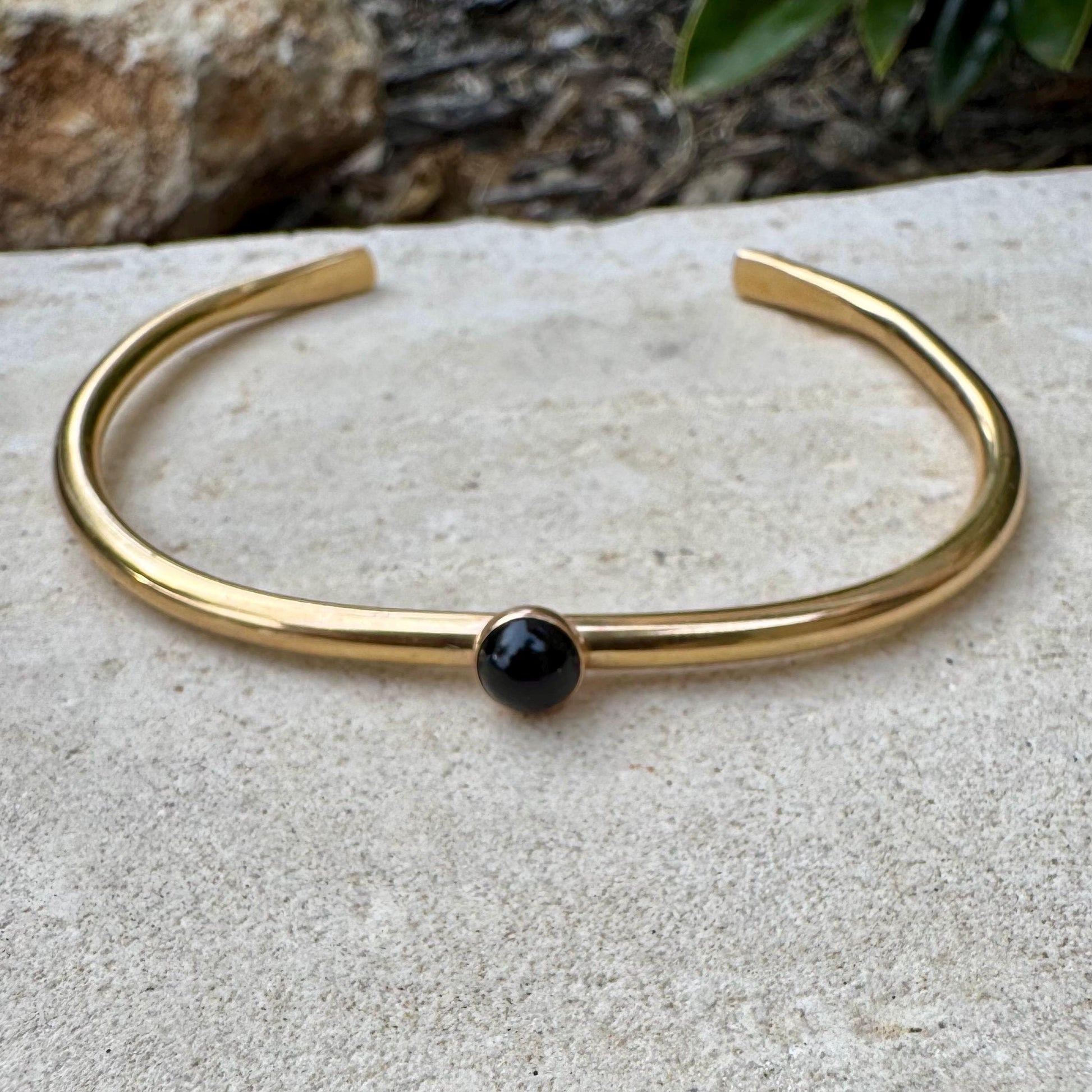 Elegant Brass Cuff Bracelet - Dainty Black Onyx Bezel, Adjustable