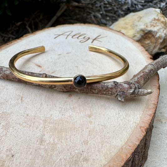 Elegant Brass Cuff Bracelet - Dainty Black Onyx Bezel, Adjustable
