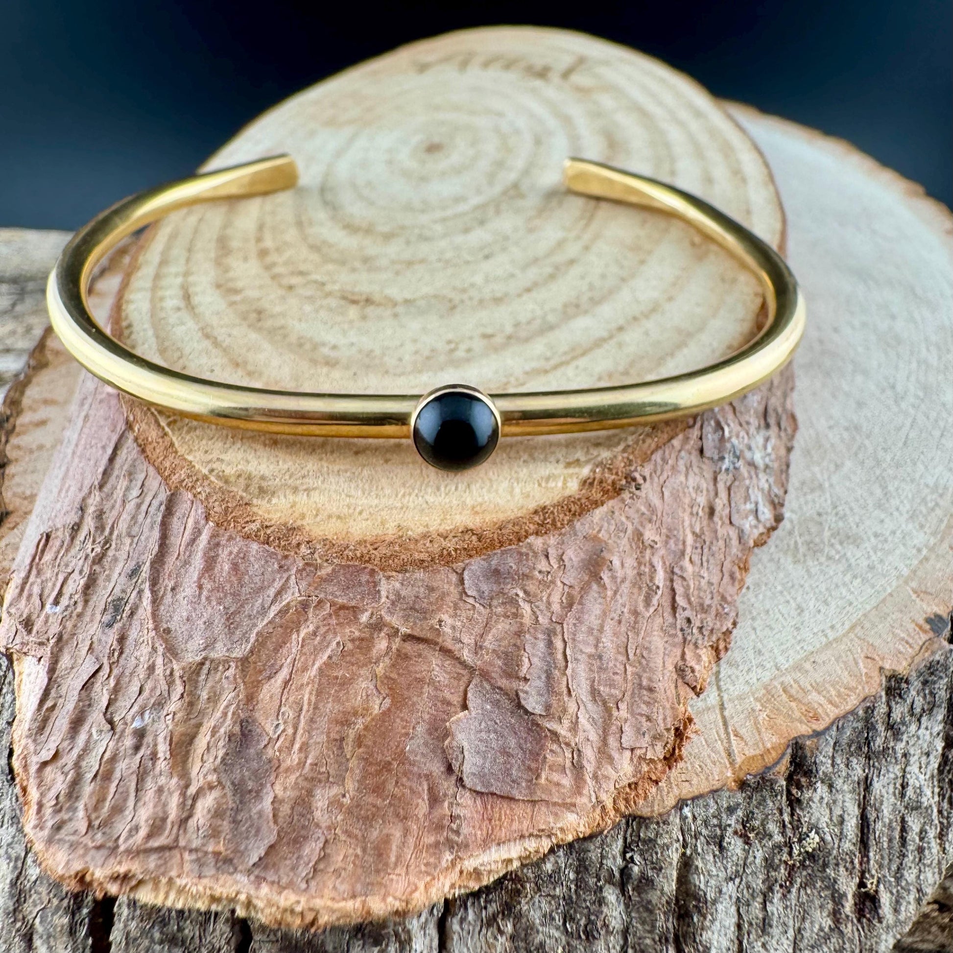 Elegant Brass Cuff Bracelet - Dainty Black Onyx Bezel, Adjustable