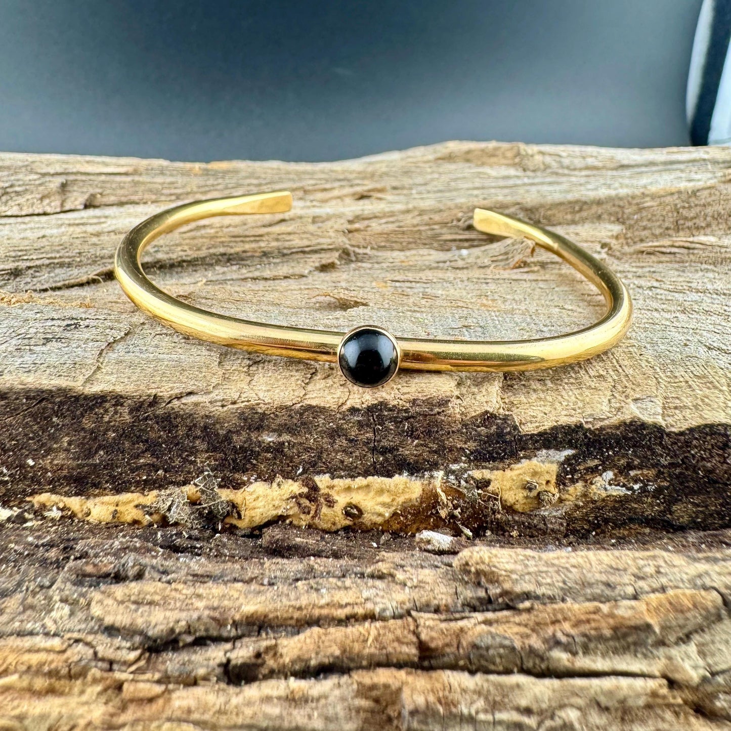 Elegant Brass Cuff Bracelet - Dainty Black Onyx Bezel, Adjustable
