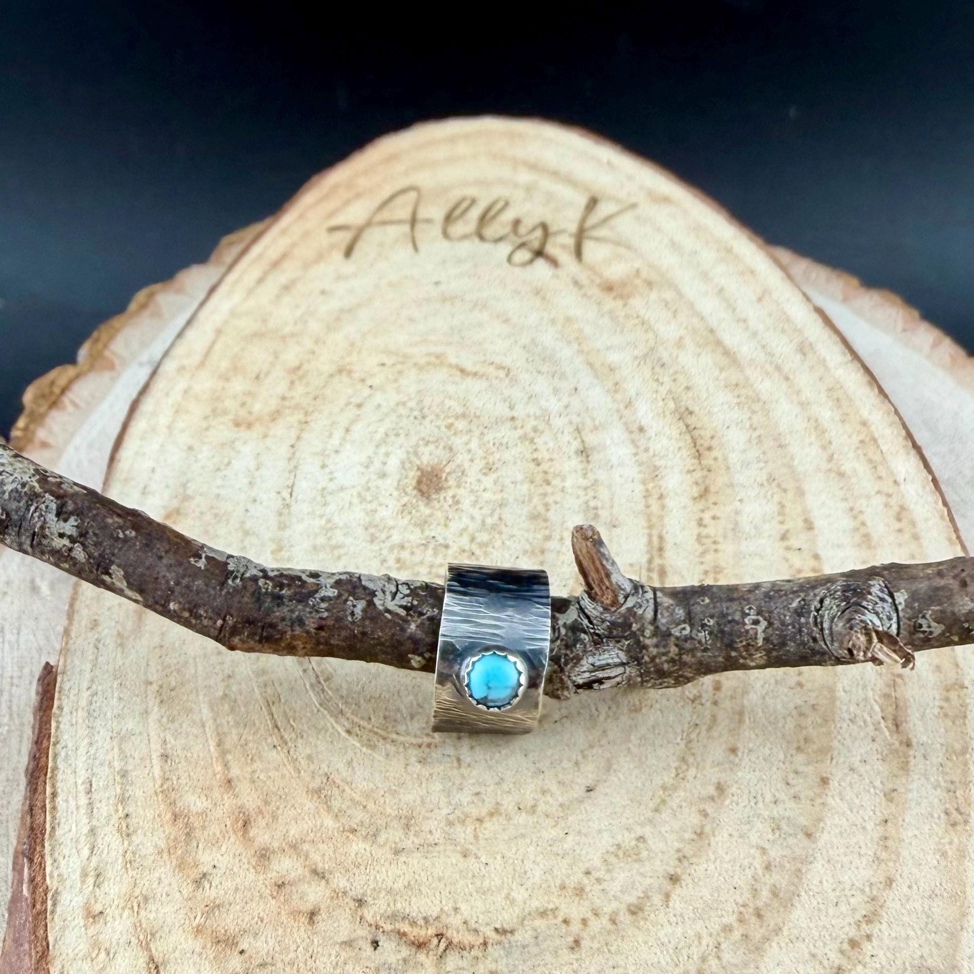 4mm Kingman Turquoise Ear Cuff • Sterling Silver Tree‑Bark Texture • Faux Conch • No Piercing