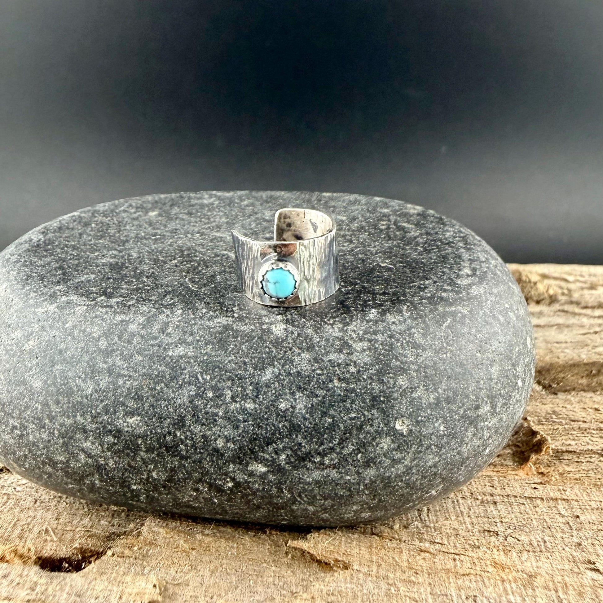 4mm Kingman Turquoise Ear Cuff • Sterling Silver Tree‑Bark Texture • Faux Conch • No Piercing