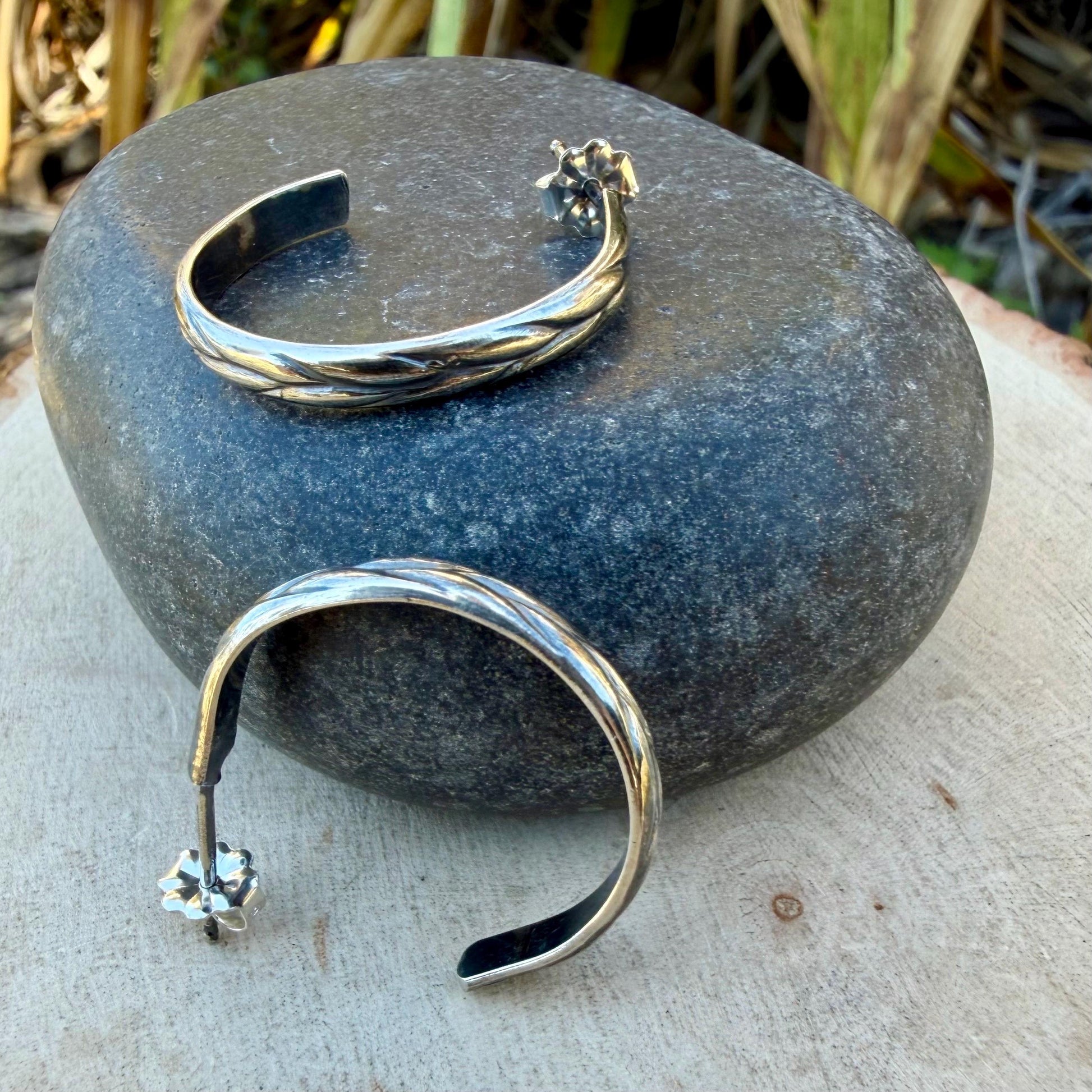 Argentium Silver Hoop Earrings • Push‑Back Post Hoops • Floral Leaf Pattern • Lightweight 925