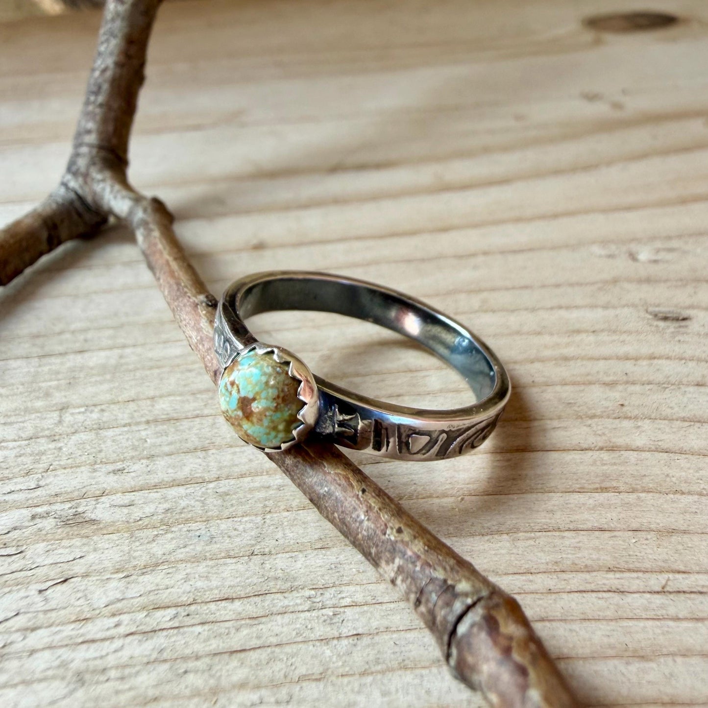 6mm Number 8 Turquoise Ring • Floral Sterling Silver Band • Southwest Jewelry