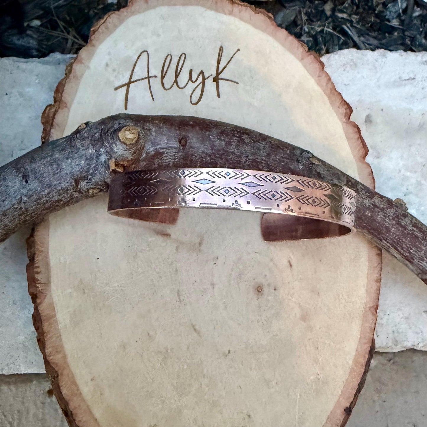 Southwest Copper Cuff • Hand‑Forged Raw Copper Bracelet • Western Pattern