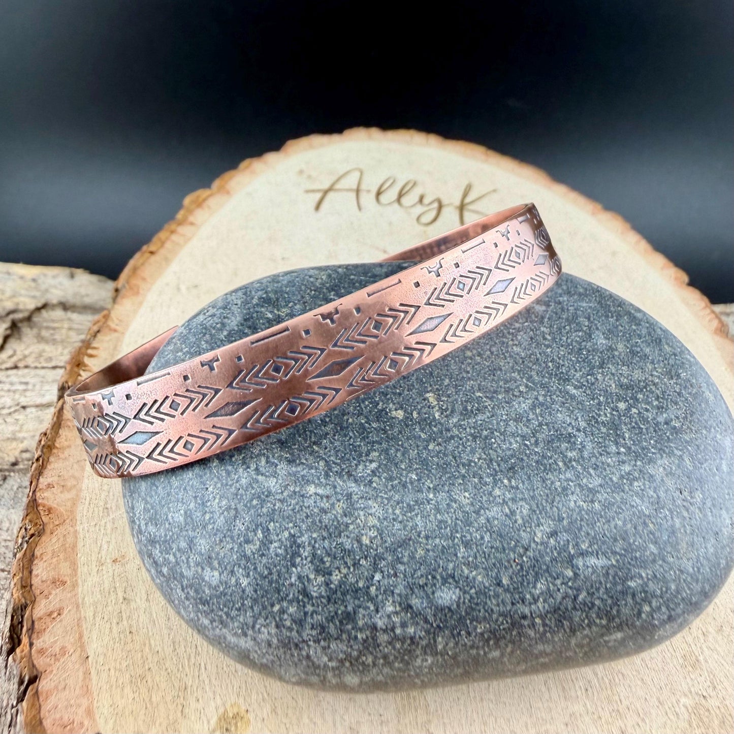Southwest Copper Cuff • Hand‑Forged Raw Copper Bracelet • Western Pattern