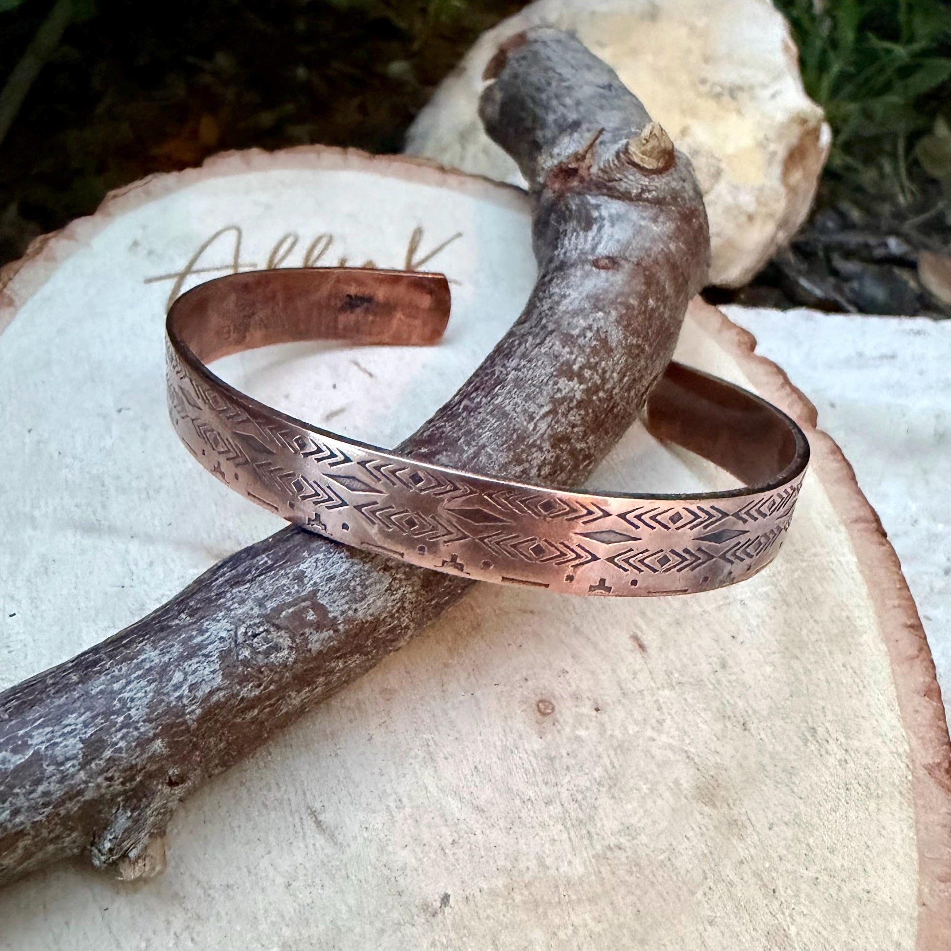 Southwest Copper Cuff • Hand‑Forged Raw Copper Bracelet • Western Pattern