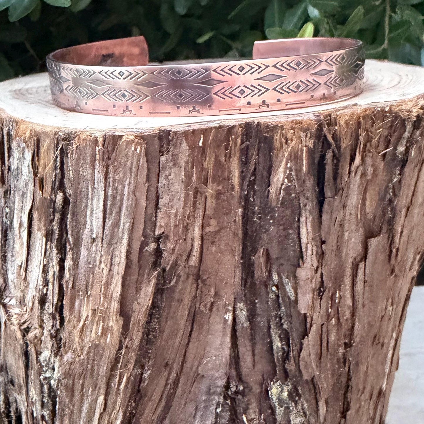 Southwest Copper Cuff • Hand‑Forged Raw Copper Bracelet • Western Pattern