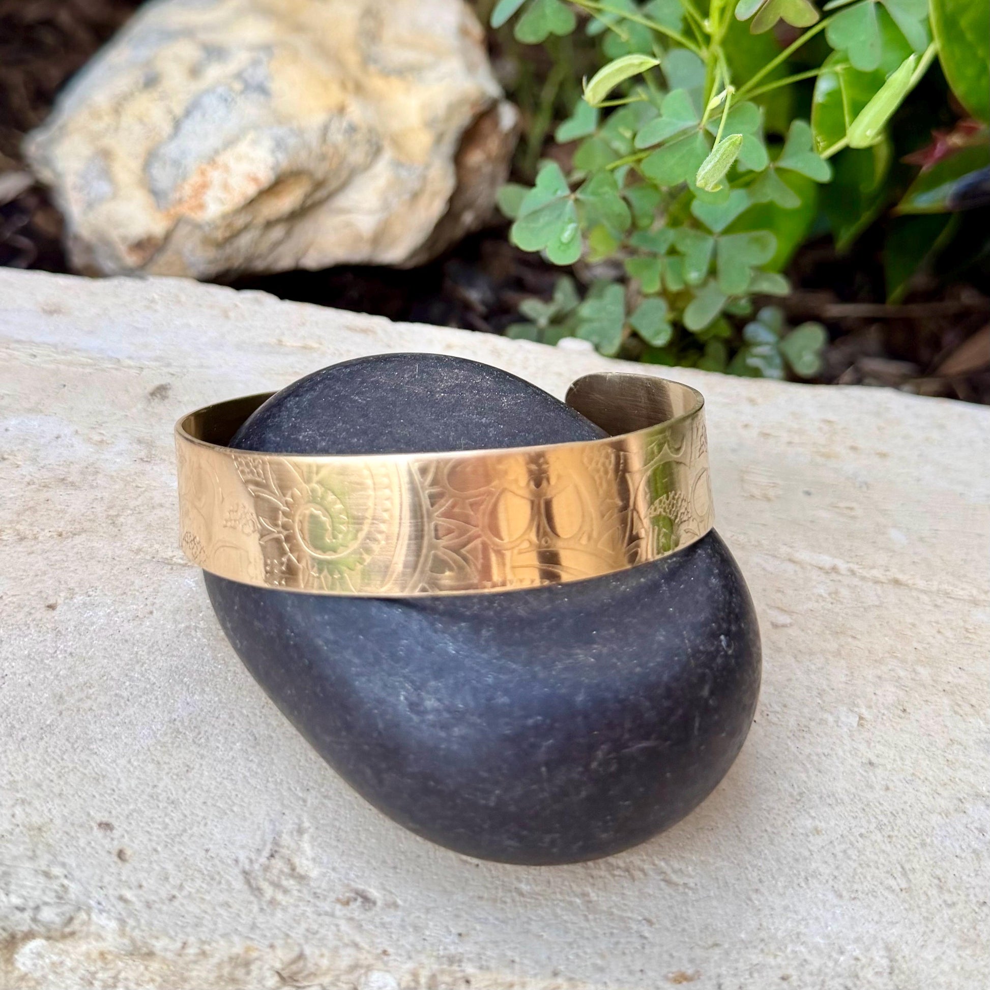 Flower Pattern Brass Cuff • Hand‑Forged • Rustic Golden Bracelet