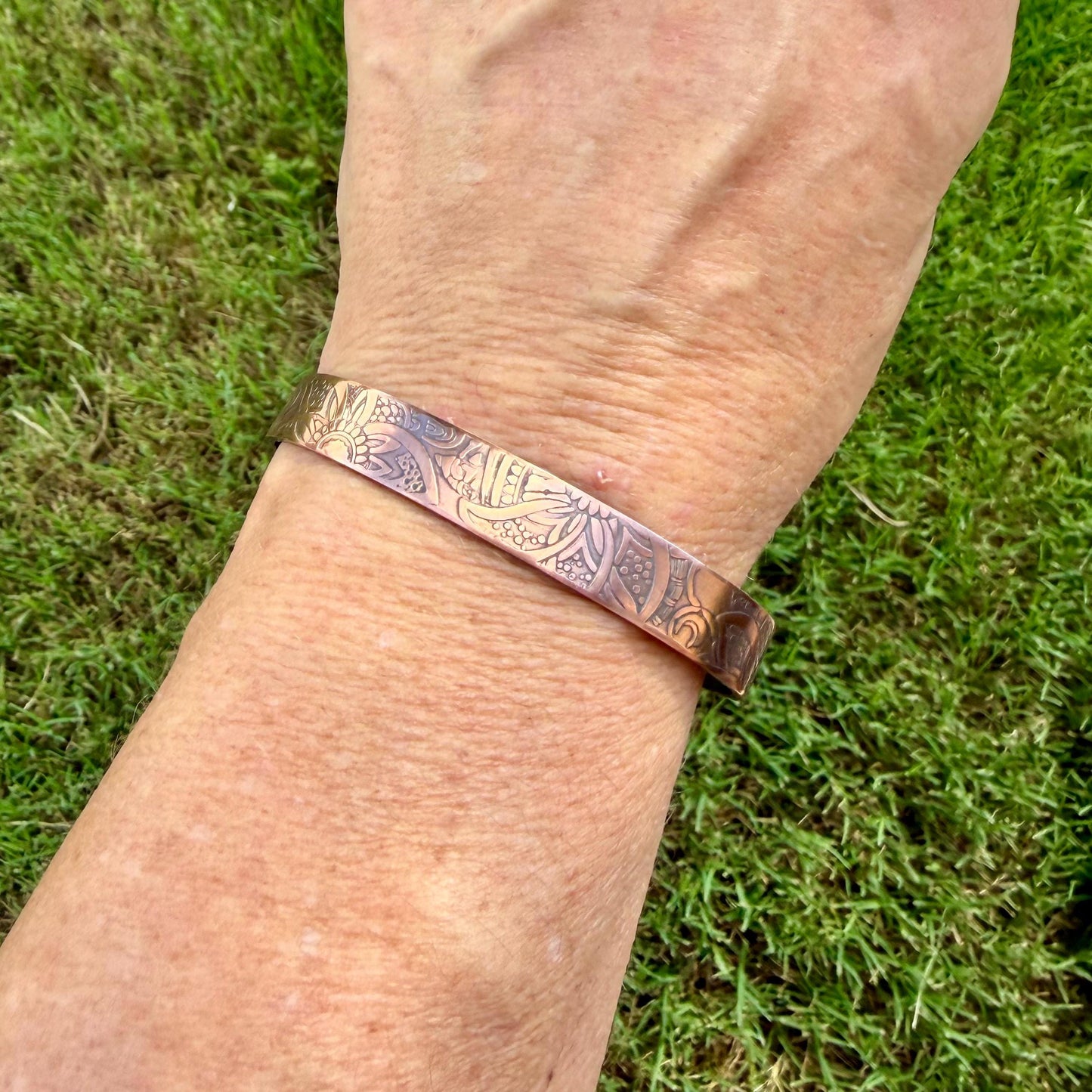 Southwest Floral Copper Cuff • Hand‑Forged Raw Copper Bracelet • Flower Doodle Pattern