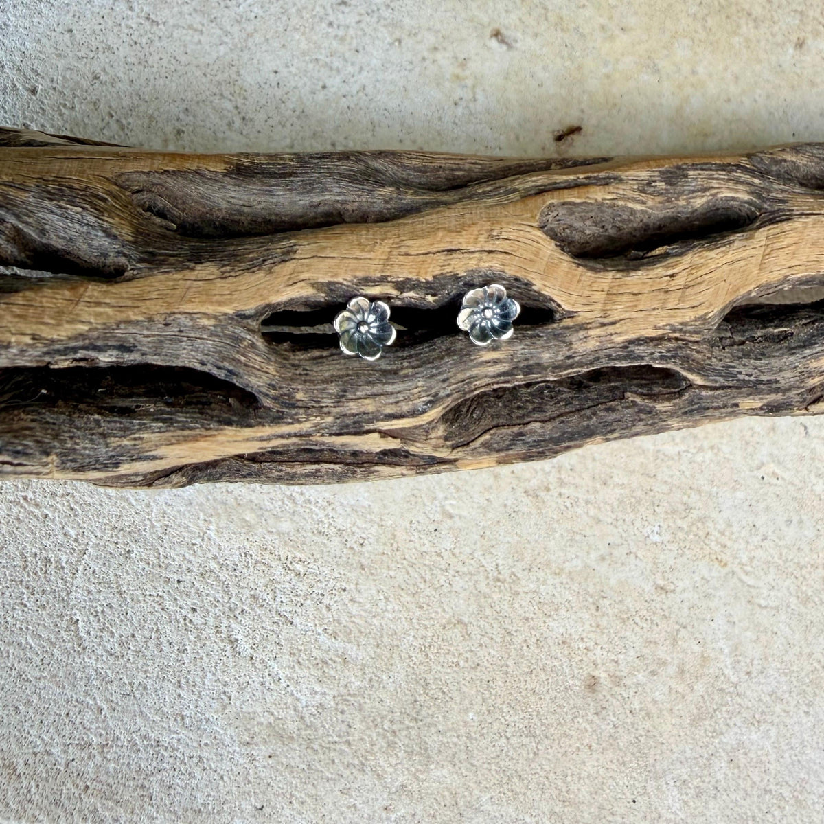 Sterling Silver Flower Labret | Tiny Floral Flat Back Stud | Cartilage Helix Tragus Earring | Single or Pair