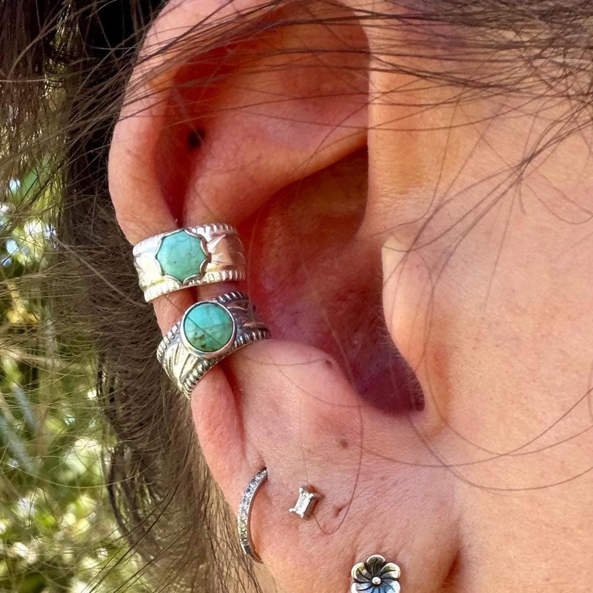 Number 8 Turquoise Ear Cuff • Sterling Silver Southwest Band • Faux Conch • No Piercing